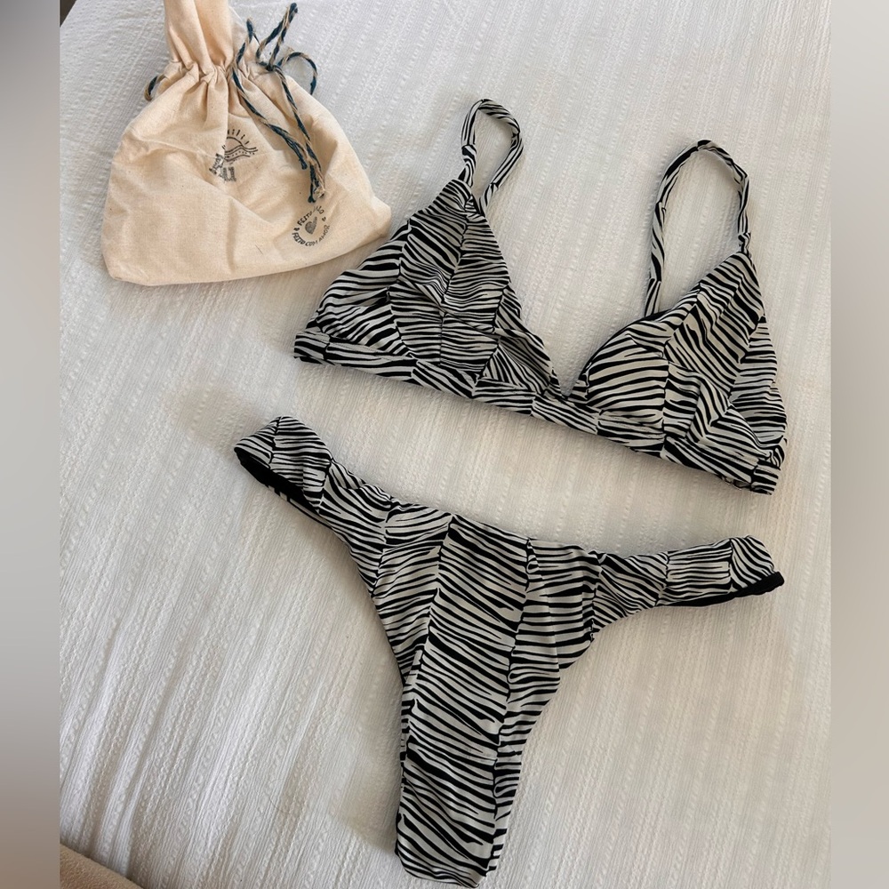 Brazilian bikini size M